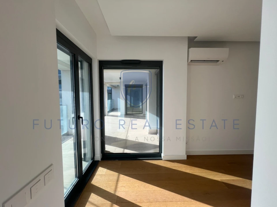Apartamento T4 para Venda em São Martinho Foto 28