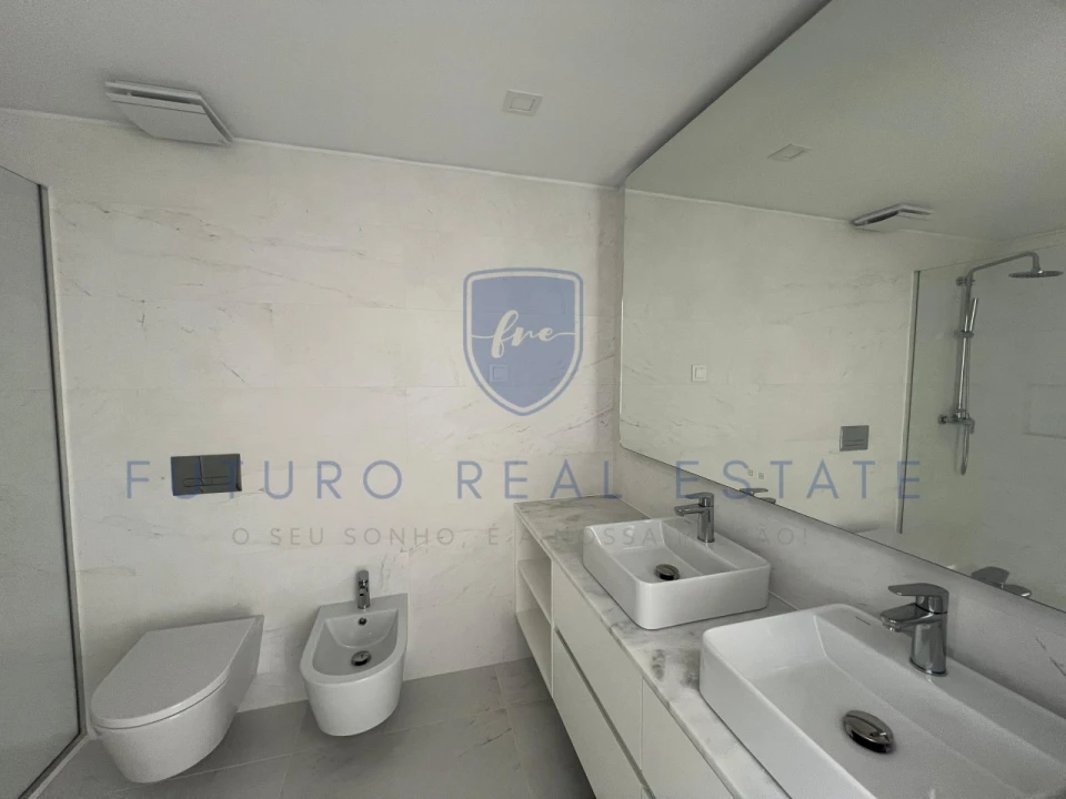 Apartamento T4 para Venda em São Martinho Foto 36