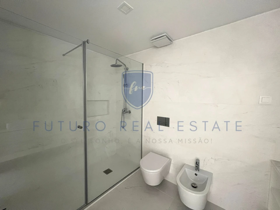 Apartamento T4 para Venda em São Martinho Foto 40