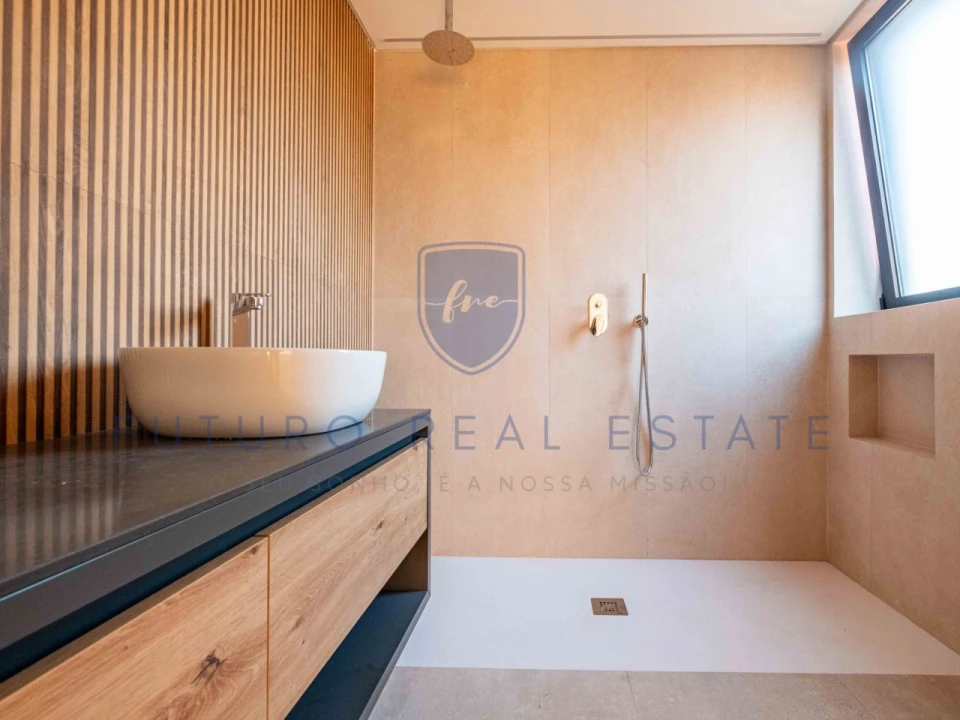 Apartamento T2 para Venda em São Martinho Foto 14