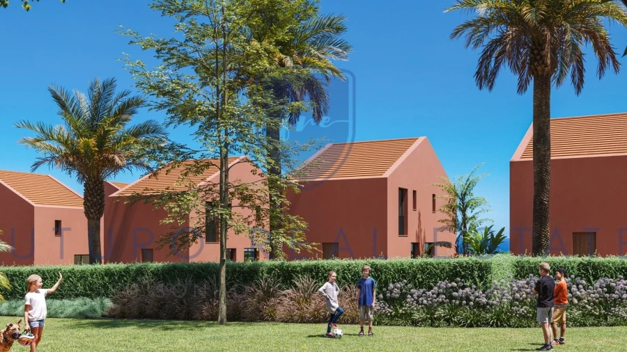 Moradia T4 para Venda em Funchal (São Pedro)