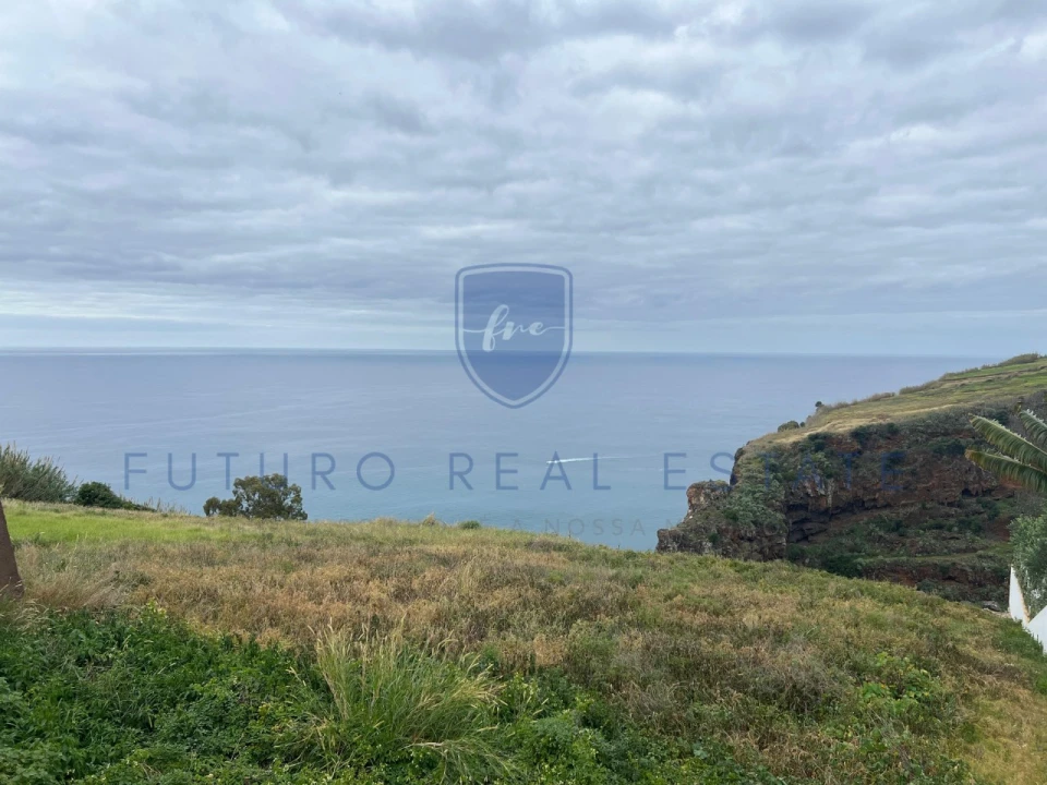 Terreno para Venda em Calheta Foto 1