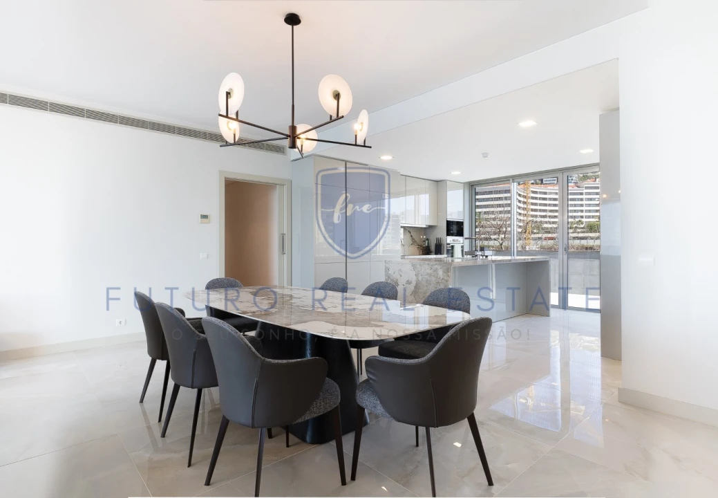 Apartamento T4 para Venda em São Martinho Foto 7
