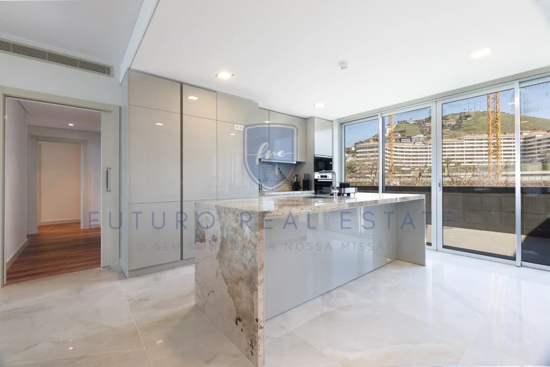 Apartamento T4 para Venda em São Martinho Foto 8