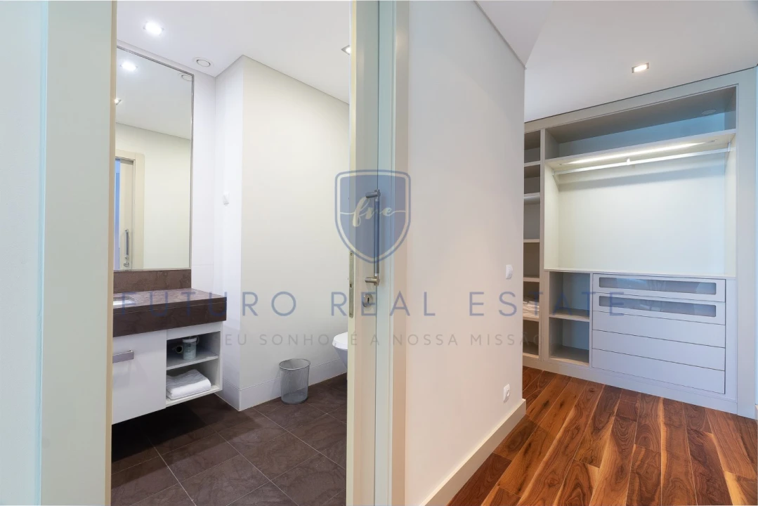 Apartamento T4 para Venda em São Martinho Foto 13
