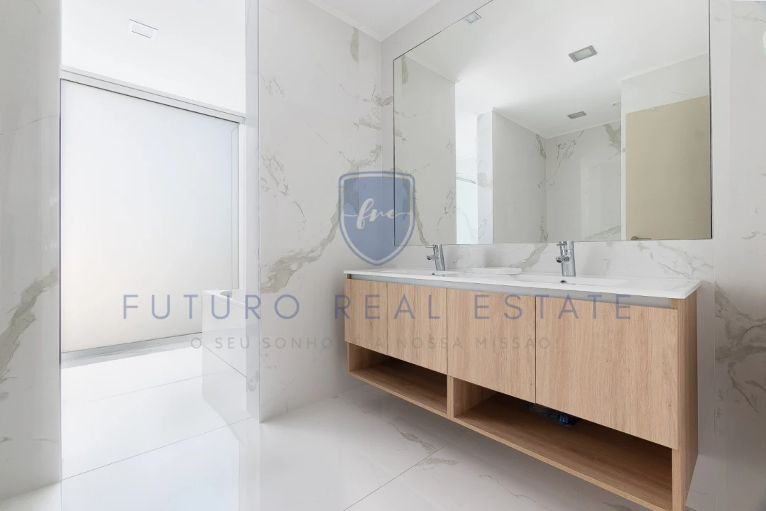 Apartamento T4 para Venda em São Martinho Foto 20