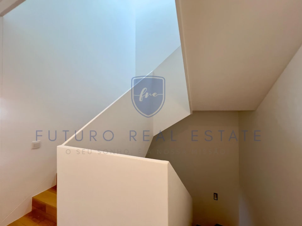 Moradia T4 para Venda em São Martinho Foto 19