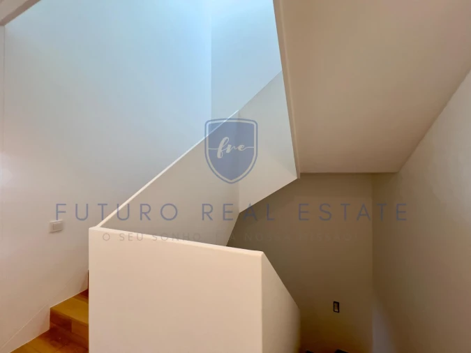 Moradia T4 para Venda em São Martinho Foto 19