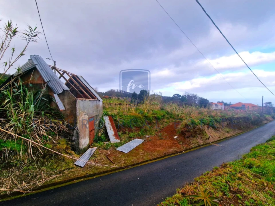 Terreno para Venda em Porto Moniz Foto 19