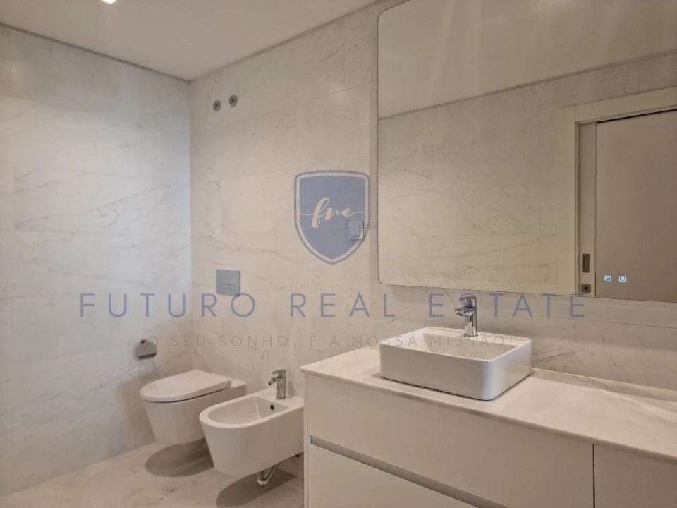 Apartamento T3 para Venda em São Martinho Foto 29