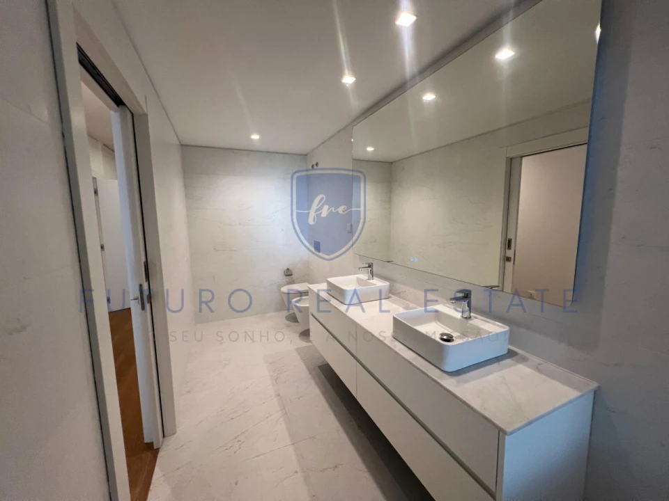 Apartamento T3 para Venda em São Martinho Foto 30