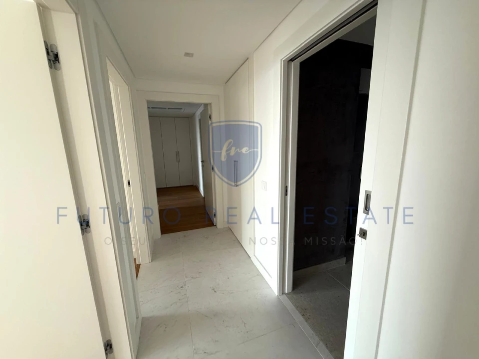 Apartamento T3 para Venda em São Martinho Foto 6