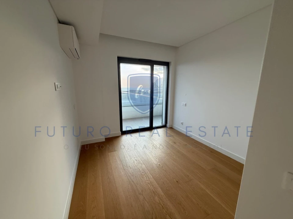 Apartamento T3 para Venda em São Martinho Foto 17