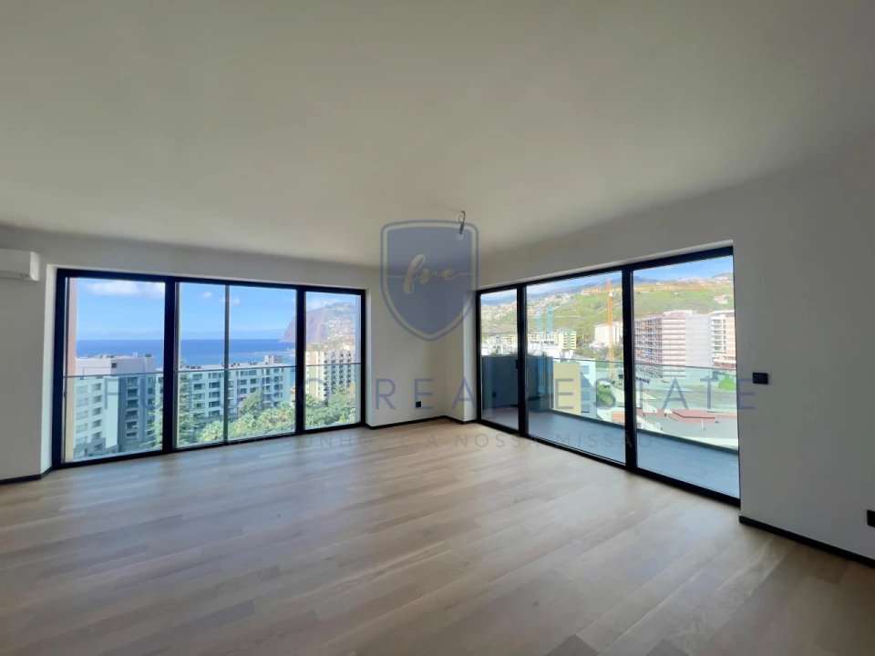 Apartamento T3 para Venda em São Martinho Foto 2