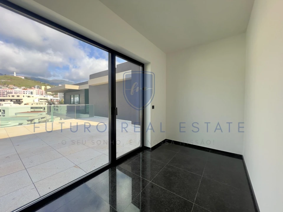 Apartamento T3 para Venda em São Martinho Foto 33