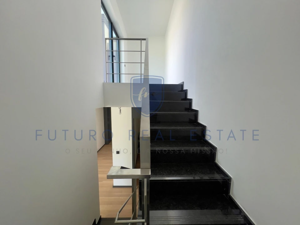 Apartamento T3 para Venda em São Martinho Foto 31