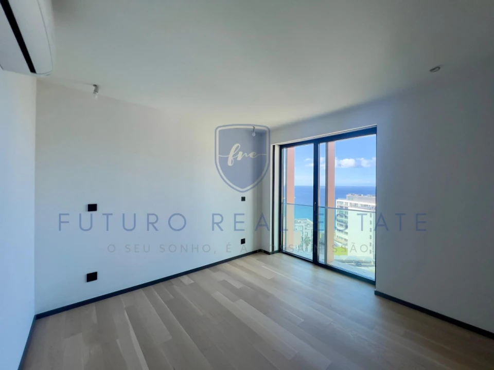 Apartamento T3 para Venda em São Martinho Foto 22