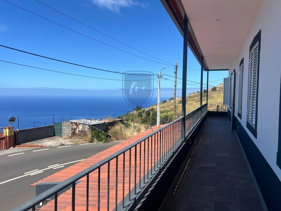 Moradia T3 para Venda em Fajã da Ovelha Foto 3