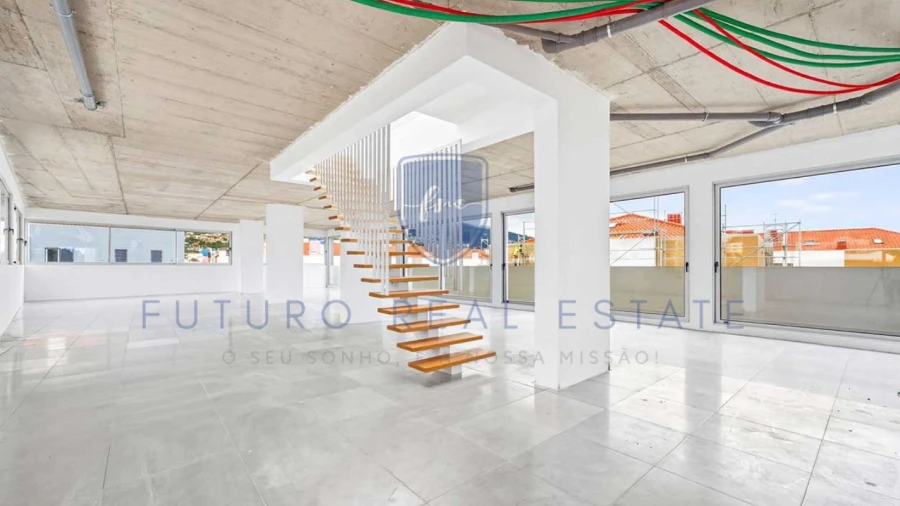 Escritório para Arrendamento em Santo Antonio