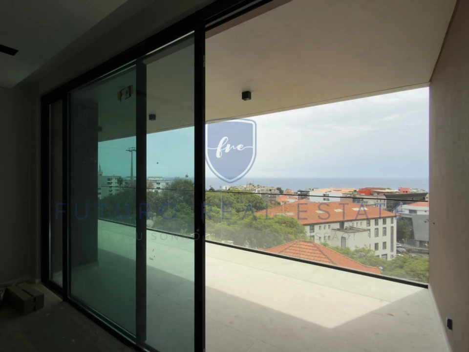 Apartamento T2 para Venda em Funchal (Santa Luzia) Foto 1