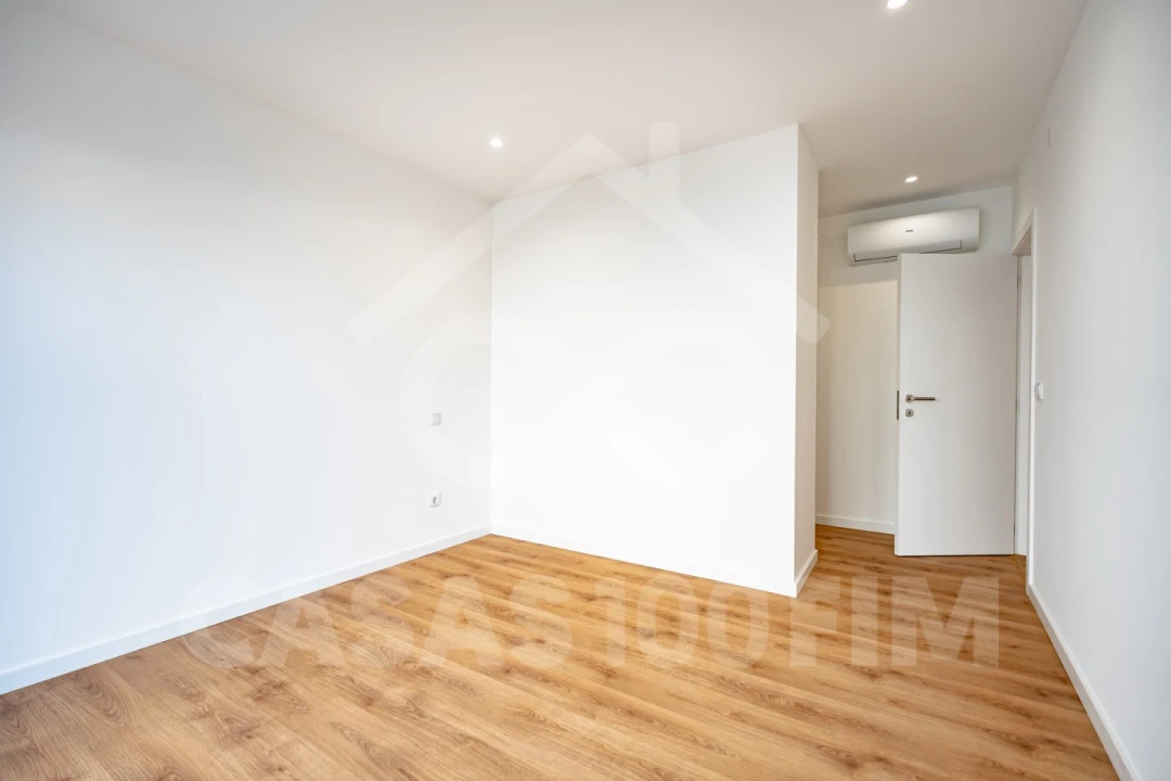 Apartamento T3 para Venda em Parceiros e Azoia Foto 6