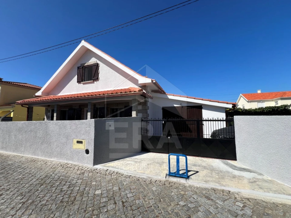 Moradia T3 para Venda em Antas Foto 2