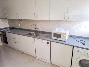 Apartamento T3 para Arrendamento em Bacelo e Senhora da Saúde