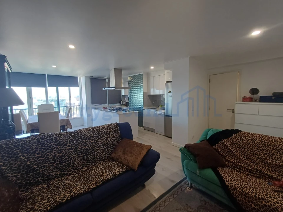Apartamento T3 para Venda em Benfica Foto 2