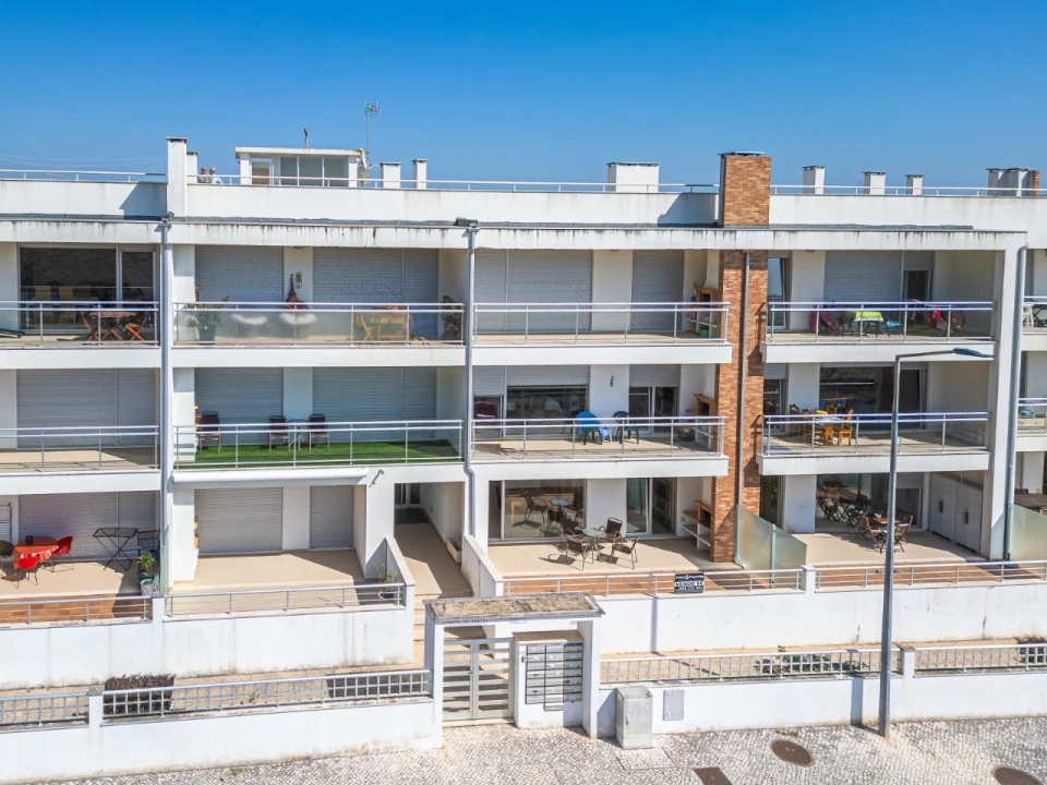 Apartamento T2 para Venda em São Martinho do Porto Foto 2