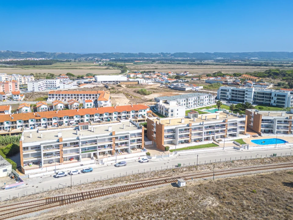 Apartamento T2 para Venda em São Martinho do Porto Foto 25
