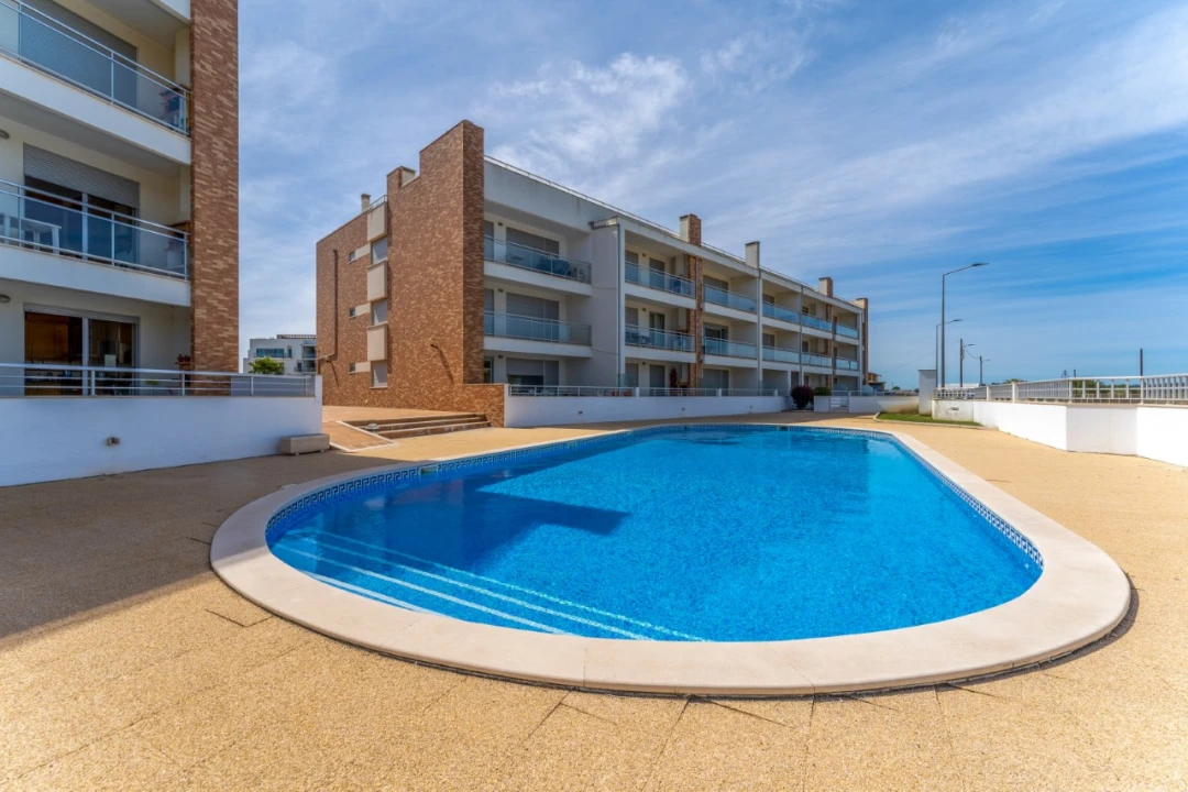 Apartamento T2 para Venda em São Martinho do Porto Foto 1