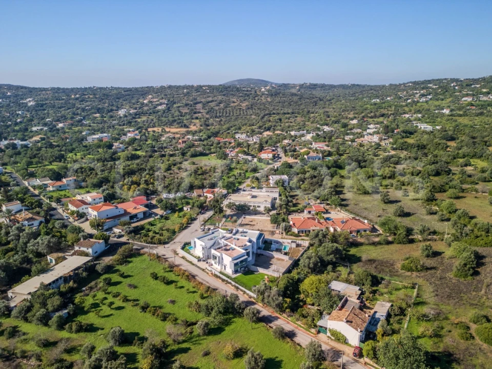 Quinta T4 para Venda em Santa Barbara de Nexe Foto 28