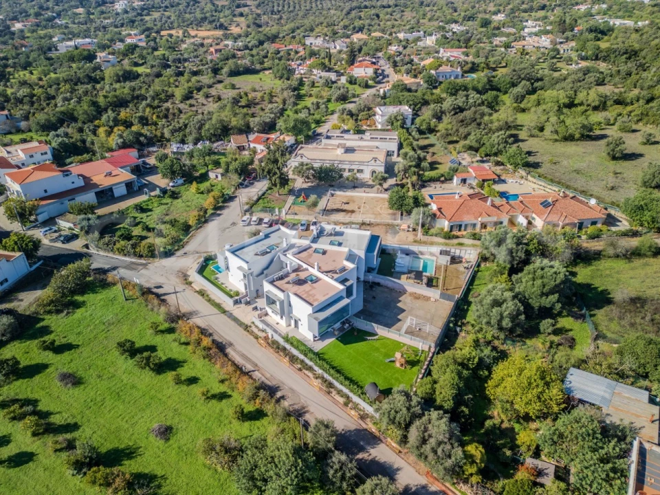 Quinta T4 para Venda em Santa Barbara de Nexe Foto 31