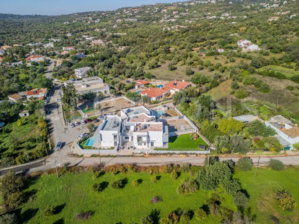 Quinta T4 para Venda em Santa Barbara de Nexe Foto 34