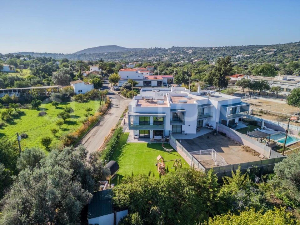 Quinta T4 para Venda em Santa Barbara de Nexe Foto 36