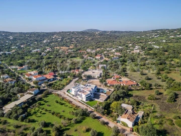 Quinta T4 para Venda em Santa Barbara de Nexe