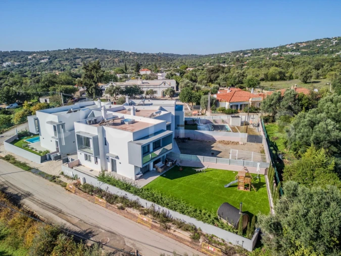 Quinta T4 para Venda em Santa Barbara de Nexe Foto 35