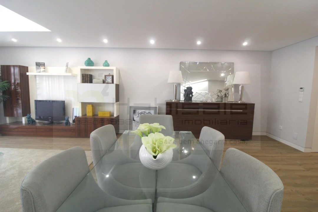 Apartamento T3 para Venda em Carcavelos e Parede Foto 2