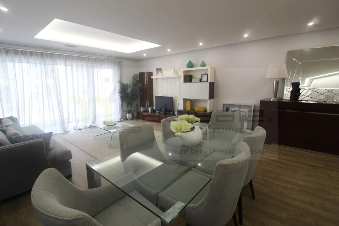Apartamento T3 para Venda em Carcavelos e Parede Foto 3