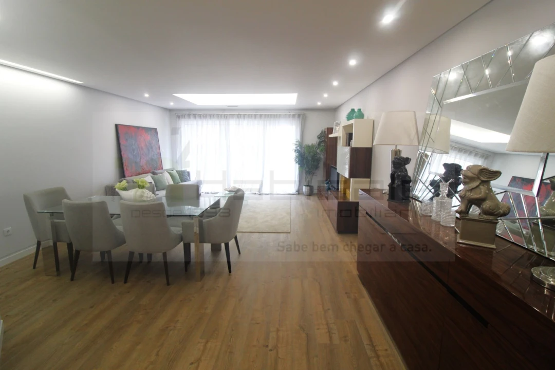 Apartamento T3 para Venda em Carcavelos e Parede Foto 4