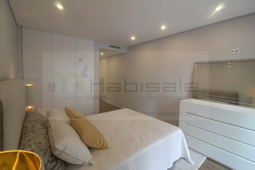 Apartamento T3 para Venda em Carcavelos e Parede Foto 12