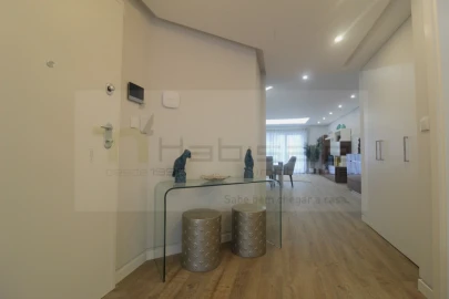 Apartamento T3 para Venda em Carcavelos e Parede