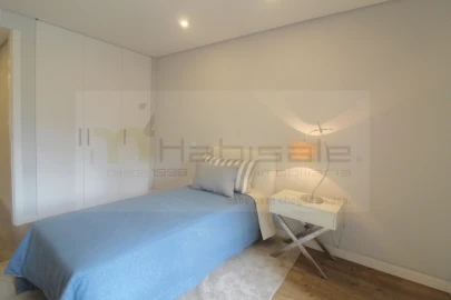Apartamento T3 para Venda em Carcavelos e Parede