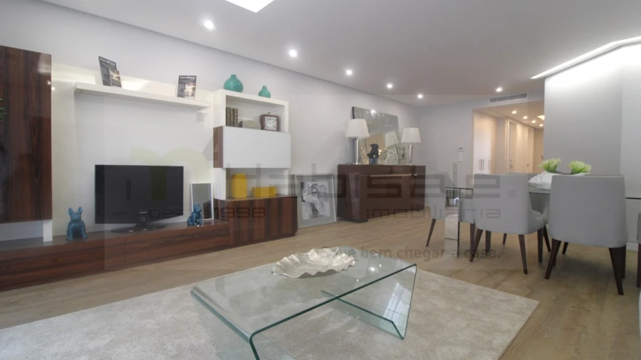 Apartamento T3 para Venda em Carcavelos e Parede