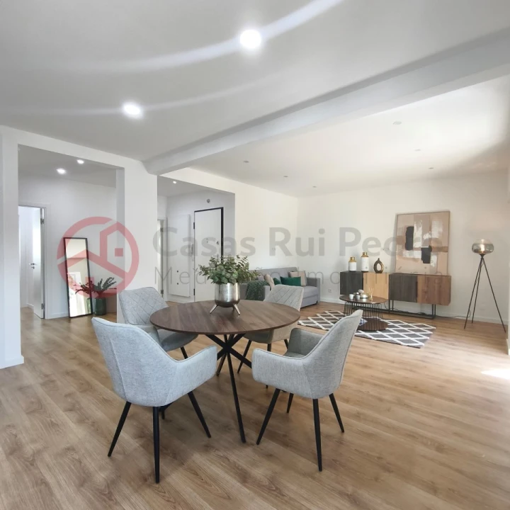 Apartamento T3 para Venda em Benfica Foto 5