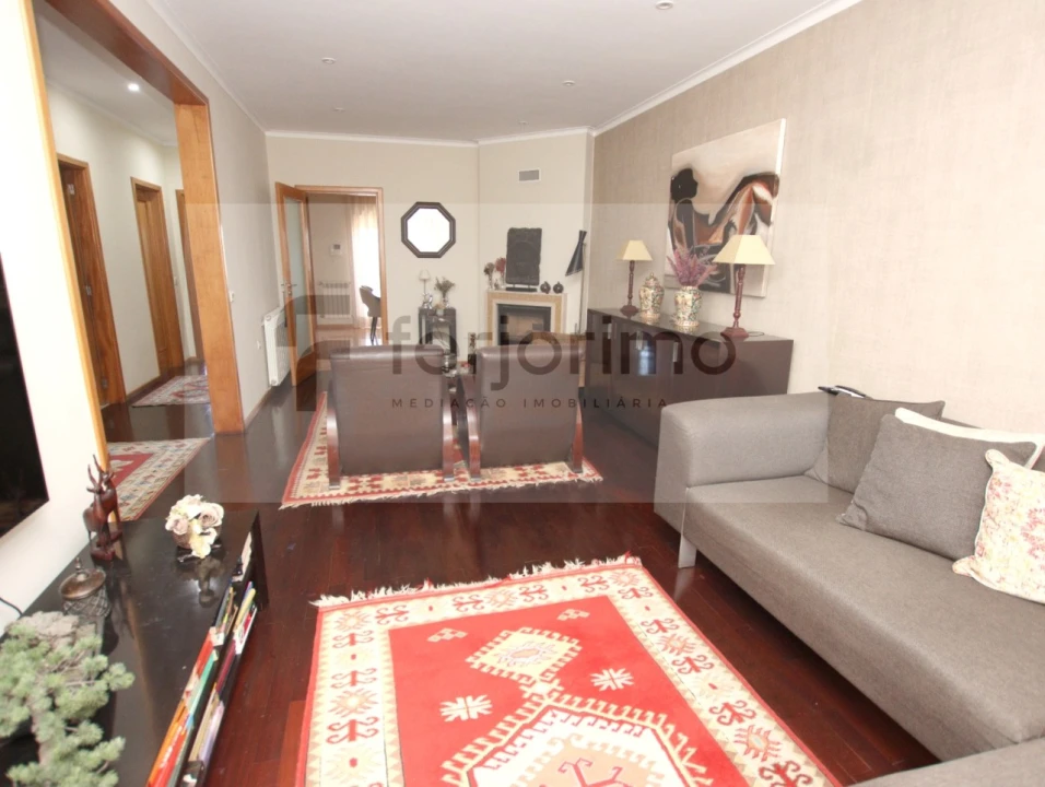 Moradia T4 para Venda em Aldão Foto 10