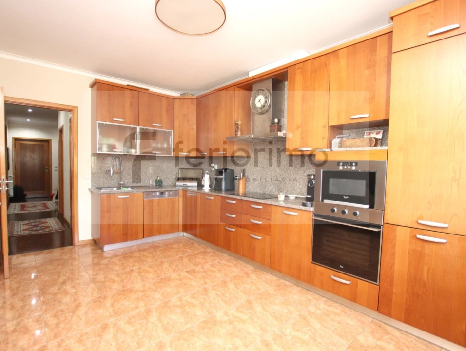 Moradia T4 para Venda em Aldão Foto 13