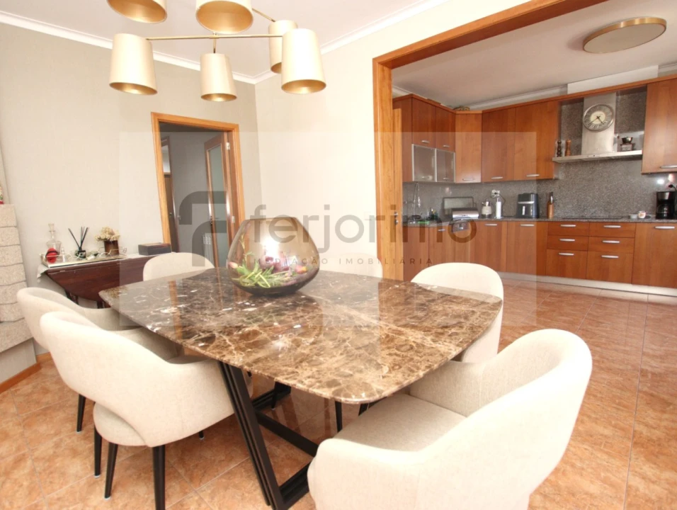 Moradia T4 para Venda em Aldão Foto 17