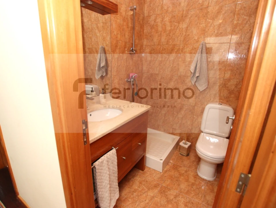 Moradia T4 para Venda em Aldão Foto 18