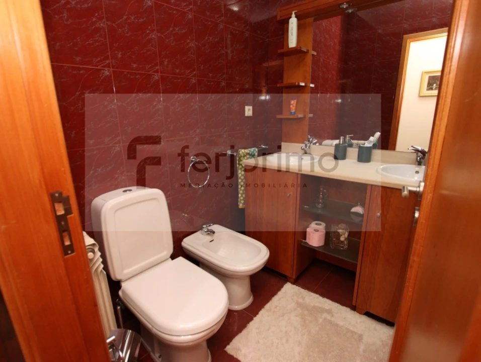 Moradia T4 para Venda em Aldão Foto 40